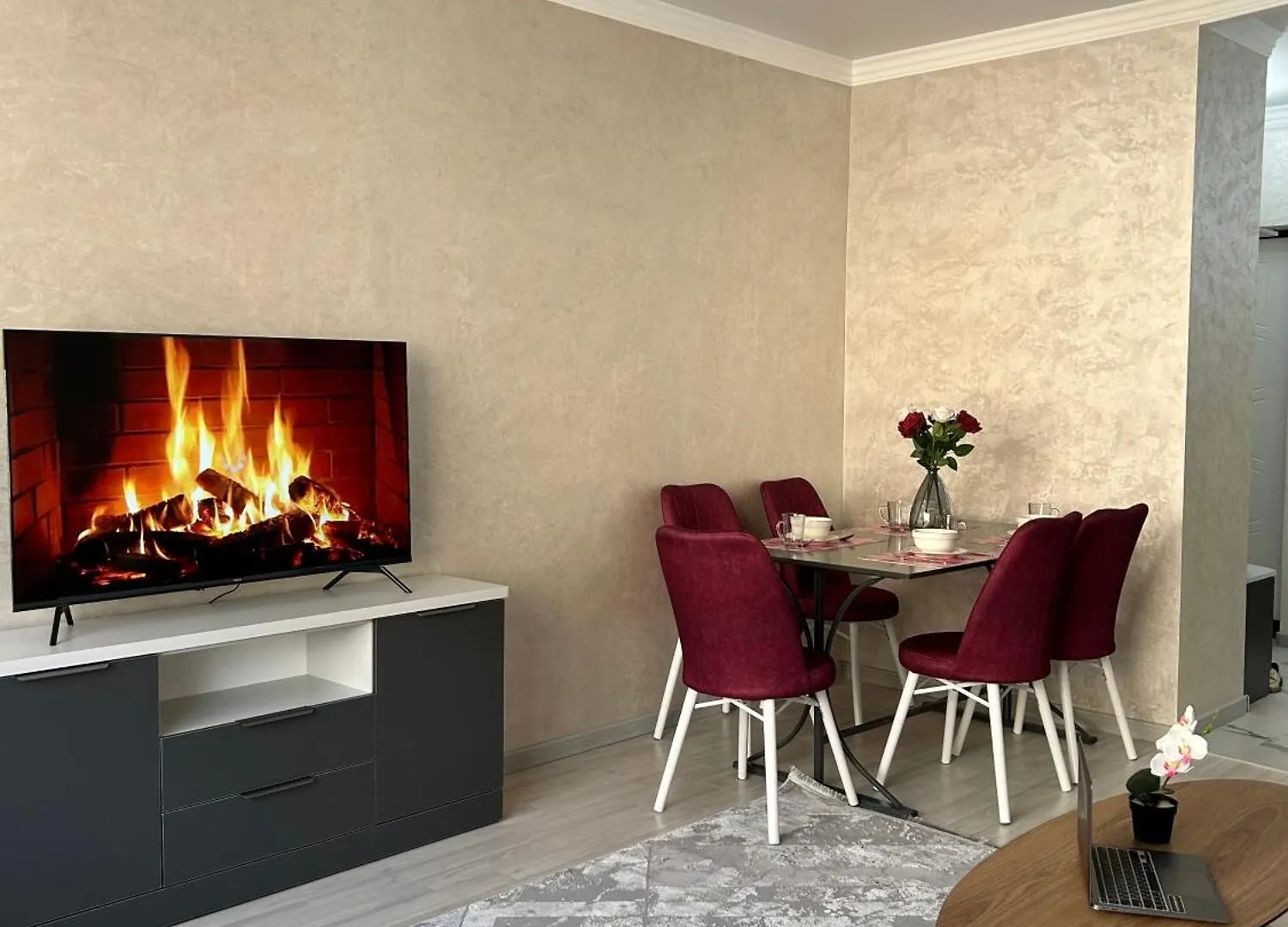 2-Комнатная Студия Rams City Apartman Almati Kazahsztán