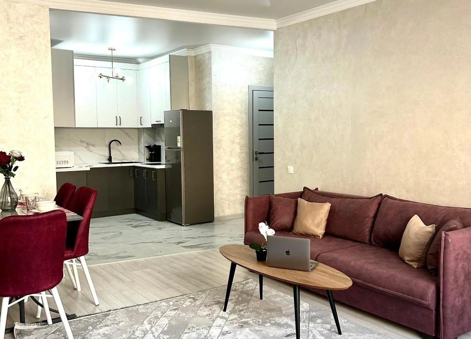 2-Комнатная Студия Rams City Apartman Almati Kazahsztán