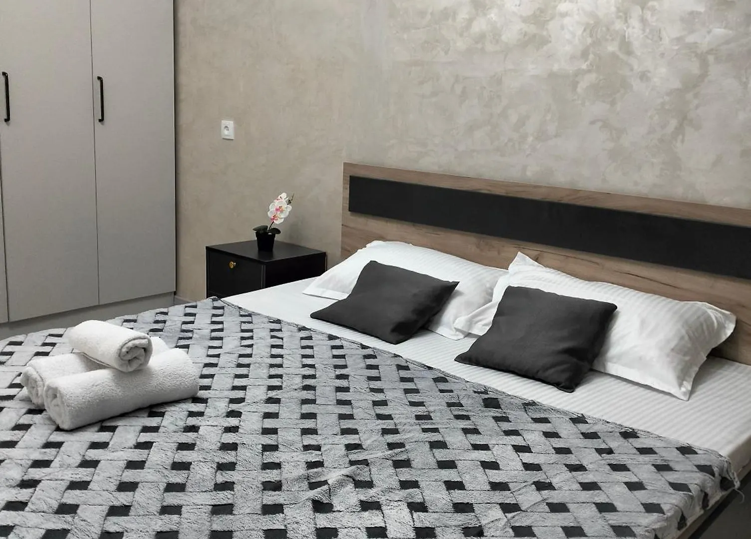 2-Комнатная Студия Rams City Apartman Almati